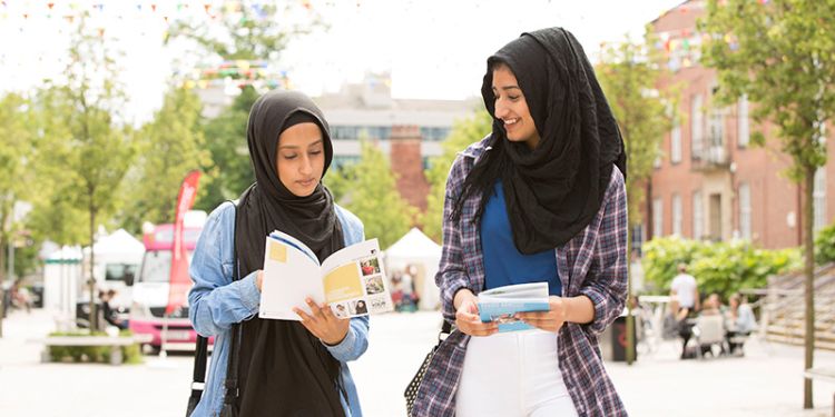 Contact us | Faculty of Arts, Humanities and Cultures | University of Leeds