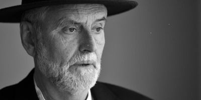 Monochrome photograph of the actor Gareth Armstrong